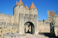 Carcassonne: Porta di Narbonne - Carcassonne: Gate of Narbonne   Carcassonne: Porte Narbonnaise